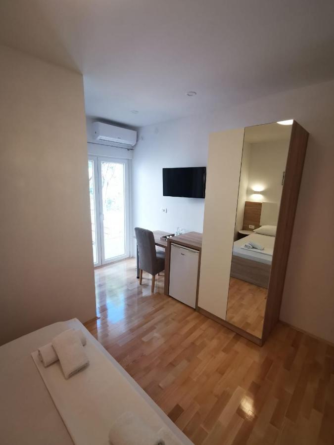 Apartments And Rooms Kod Mate Tribanj-Kruscica Exterior photo