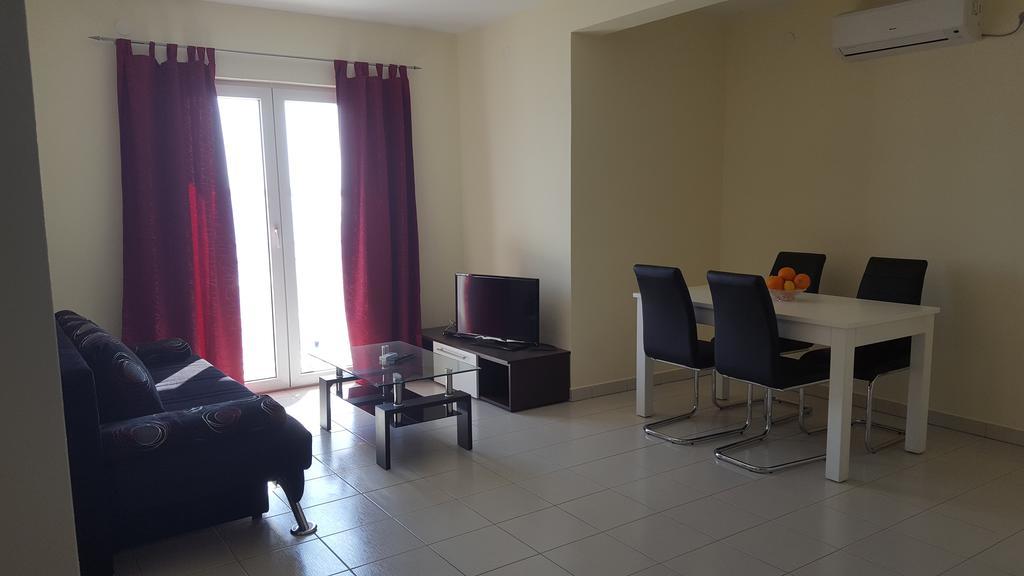 Apartments And Rooms Kod Mate Tribanj-Kruscica Exterior photo