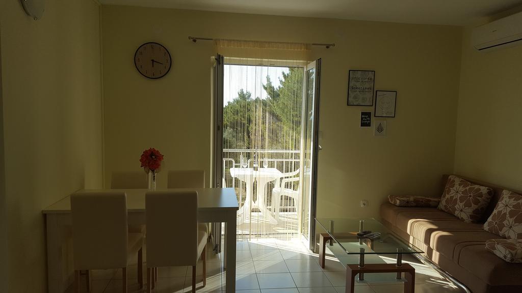 Apartments And Rooms Kod Mate Tribanj-Kruscica Exterior photo